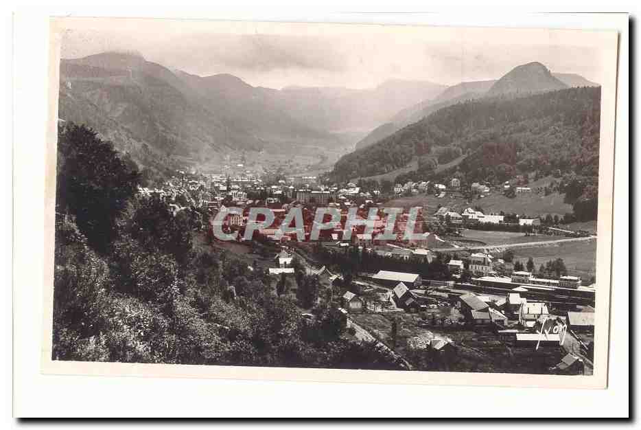 L´auvergne CPM Le Mont Dore La ville et la vallee de la Dordogne