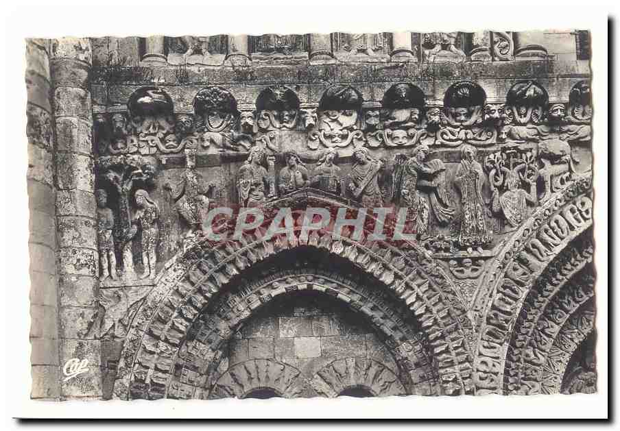 Portail sculpté de la cathédrale — détails de la façade — CPAPHIL