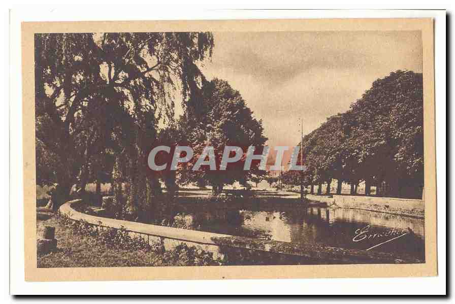Monts sur Guesnes CPA L'abreuvoir