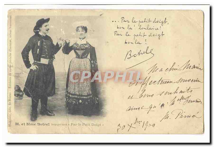 CPA M et Mme Botrel interpretant Par le Petit Doigt (folklore coiffe costume)