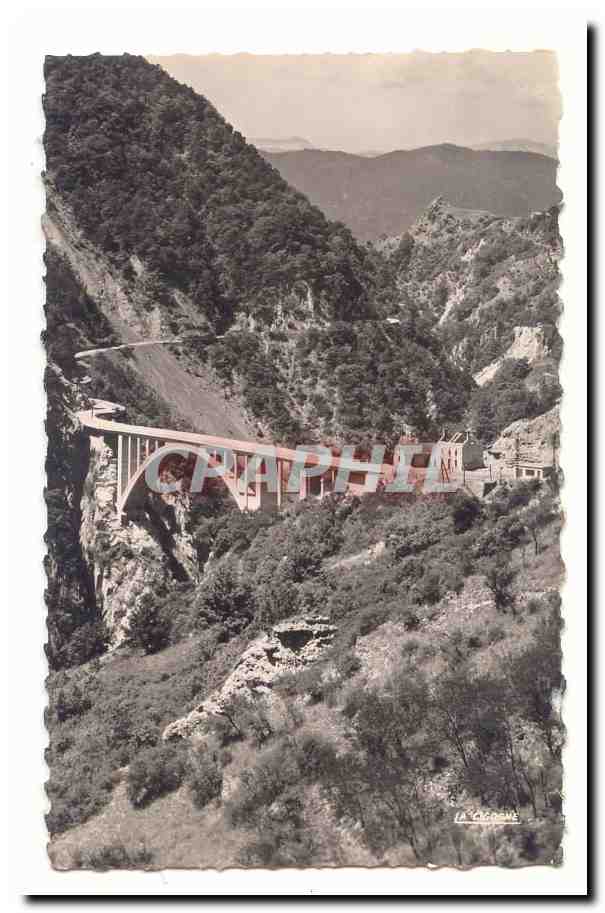 Environs de la Mure CPM pont sur le Drac Montee des Echarennes La roche de Cognet et sa chapelle Romane