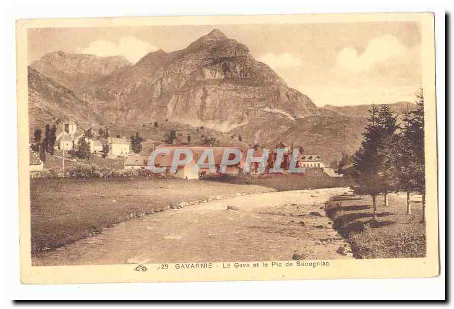 Gavarnie CPA Le Gave et le pic de Secugniac