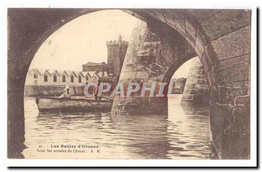 Les Sables d´Olonne CPA Sous les arcades du chenal