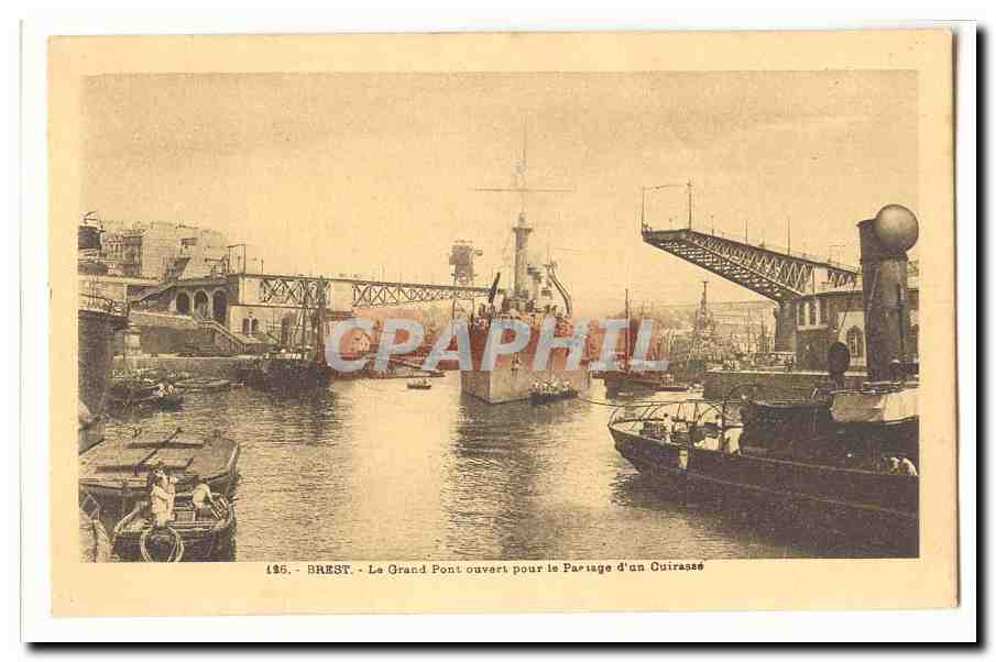 Brest CPA Le grand pont ouvert pour le passage d'un cuirasse