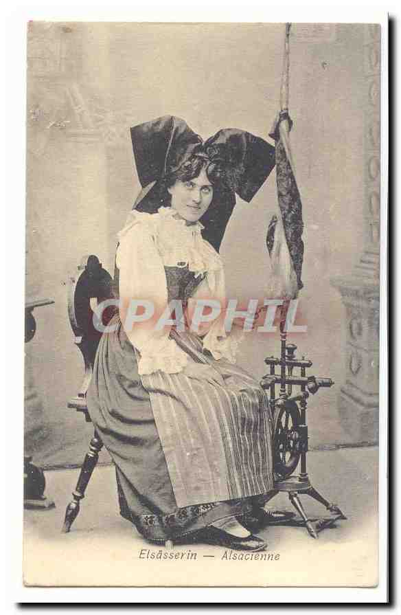 Elsasserin CPA Alsacienne (fileuse coiffe folklore costume)