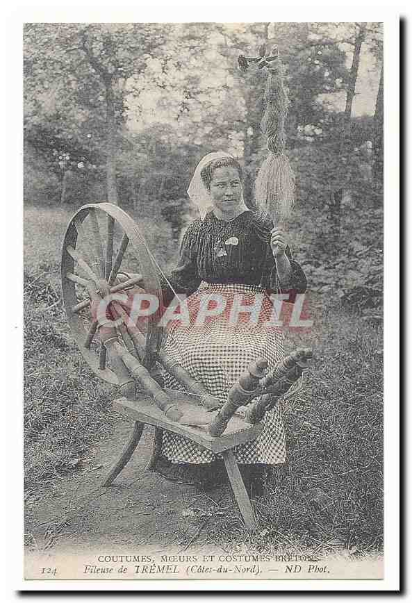 REPRODUCTION Coutumes Moeurs et costumes bretons Fileuse de Tremel 