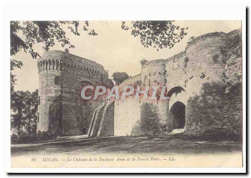 Dinan — Le Château de la Duchesse Anne et la Fausse Porte — LL