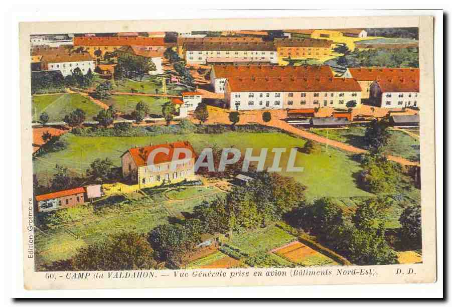 Camp du Valdahon — Vue Générale prise en avion (Bâtiments Nord-Est) — Édition Grossma, n° 60