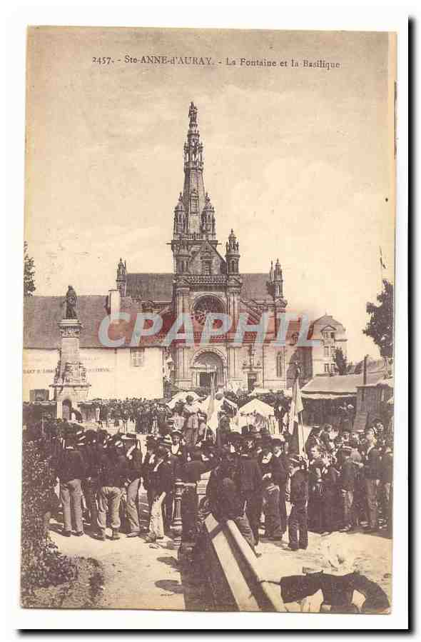 Ste-ANNE-d'AURAY - La Fontaine et la Basilique