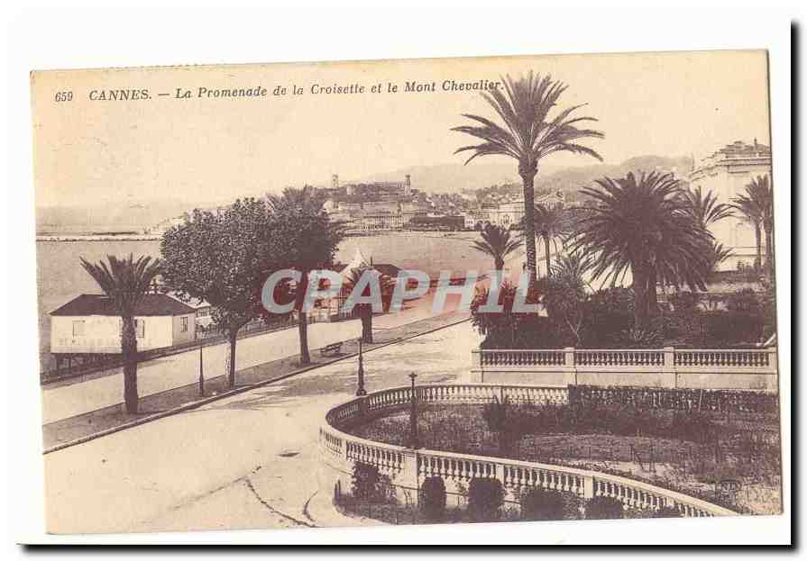 Cannes CPA La promenade de la Croisette et le Mont Chevalier