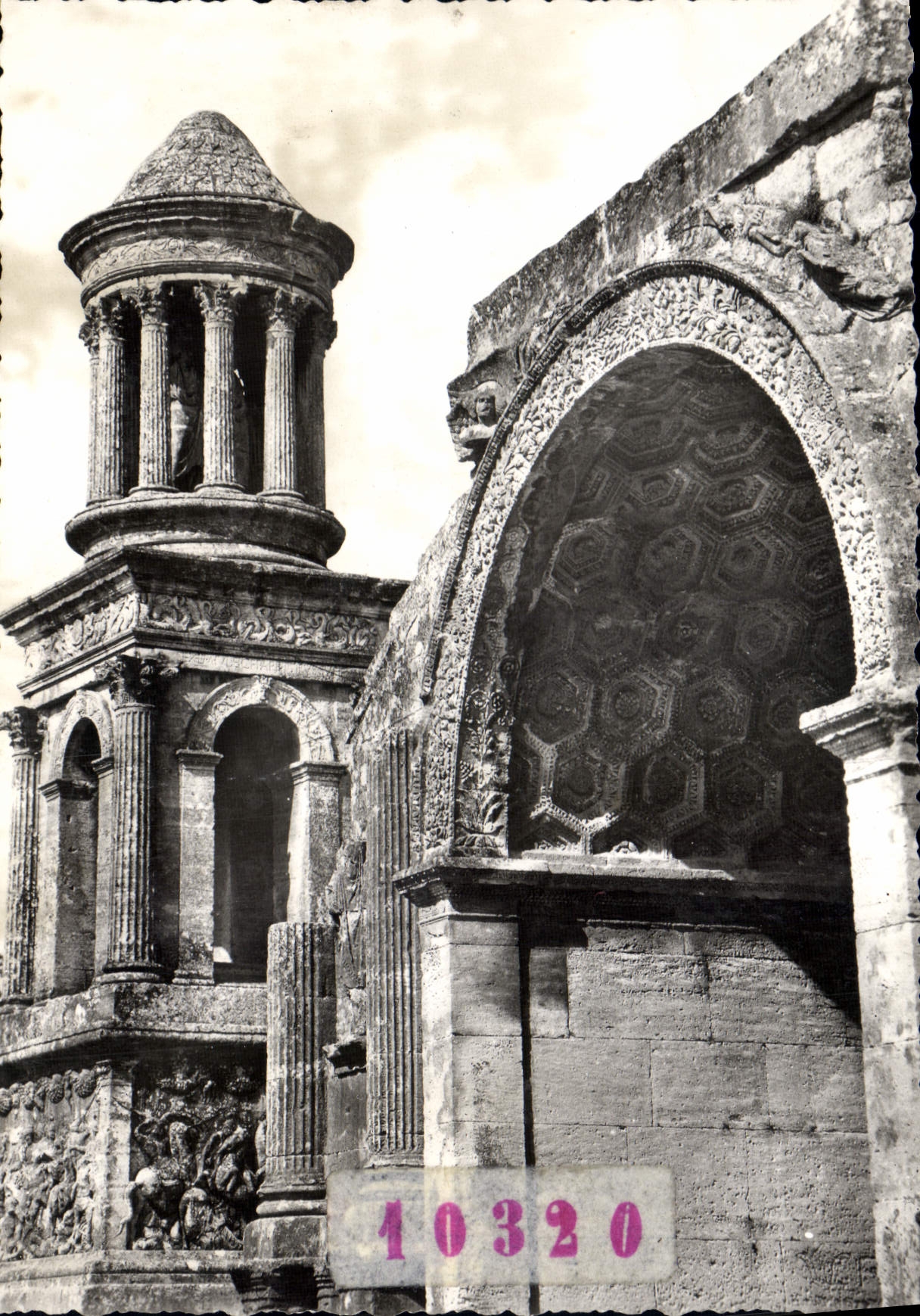 Saint-Rémy-de-Provence — Het Triomfboog met de 102 rozen — Edities S.L. Lyon