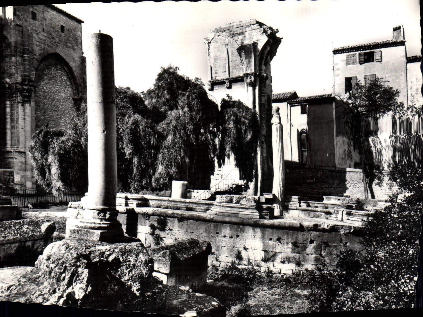CPM Saint Gilles Eglise Abbatiale la Vis