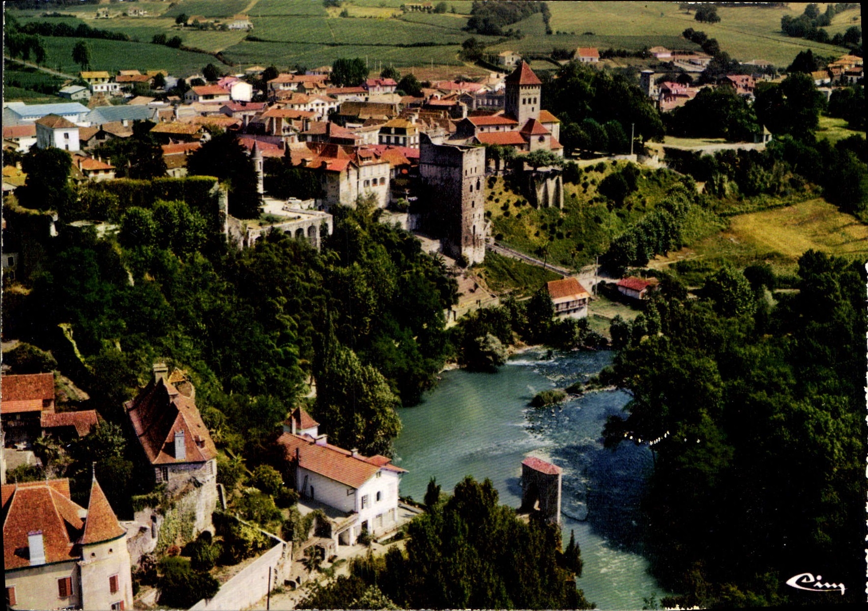 Sauveterre-de-Béarn — vue générale aérienne — Combier Imprimeur