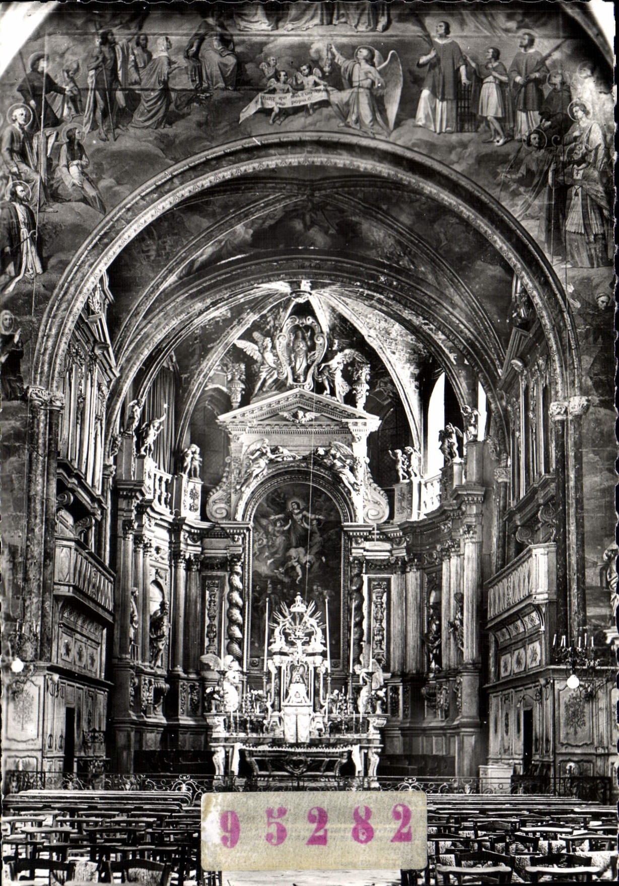 CPM L'Isle Sur Sorgue Interieur De I'Eglise