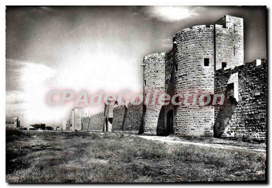 CPM Aigues Mortes La Porte Des Moulins Et Les Remparts
