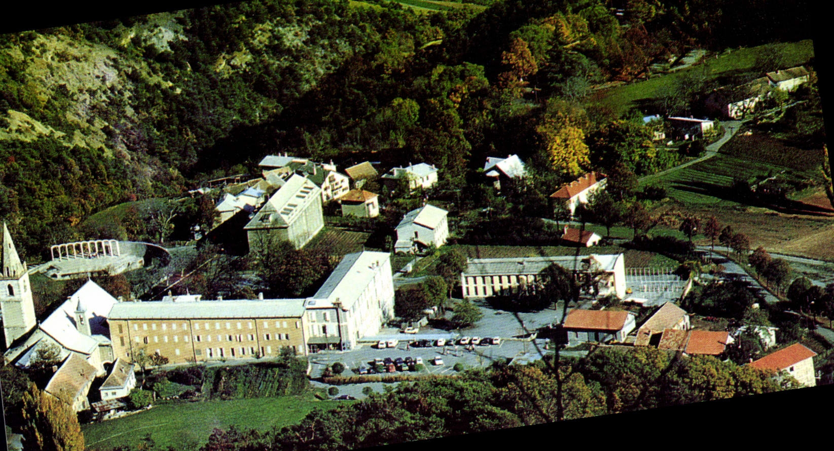 Sanctuaire de Notre-Dame du Laus — Hautes-Alpes — éditeur non identifié, n° de série non visible