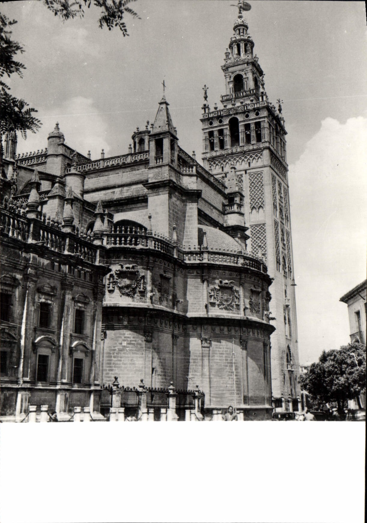 Seville - La Giralda — CPAdeCollection