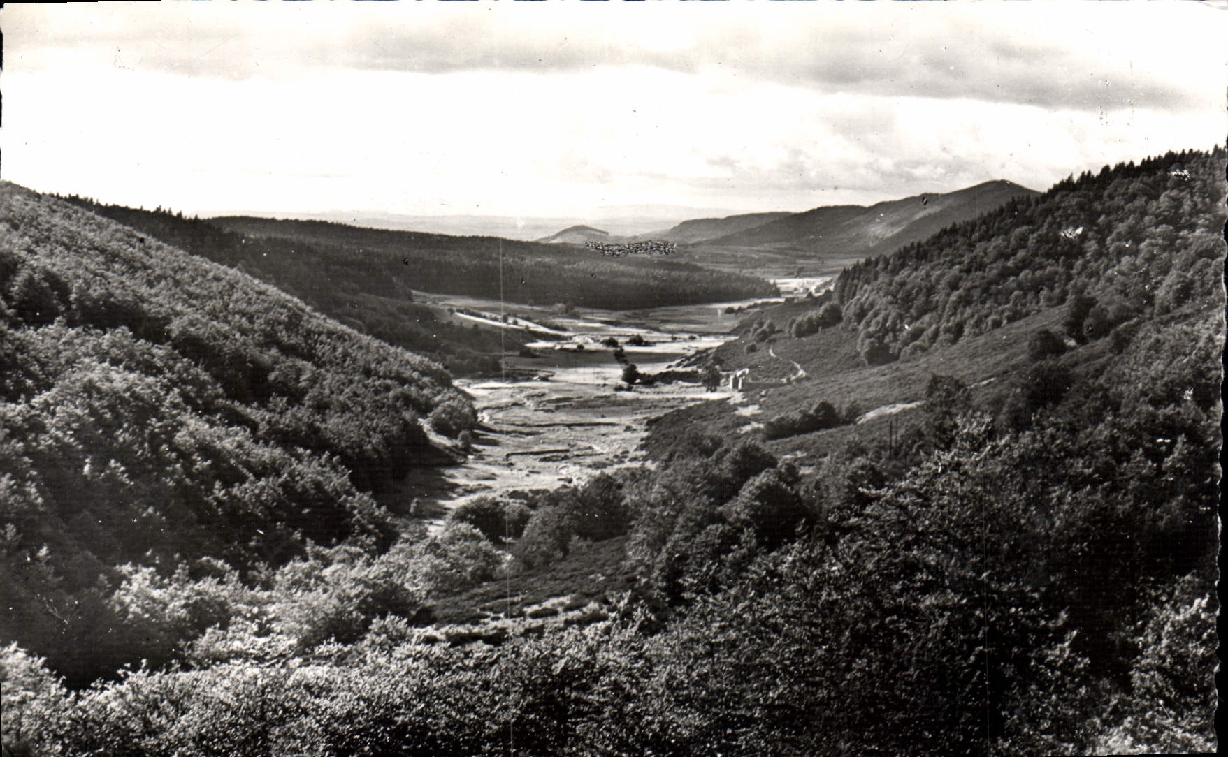 Massif de l'Aigoual — Vallée du Bonheur — Éditions S.L. Lyon