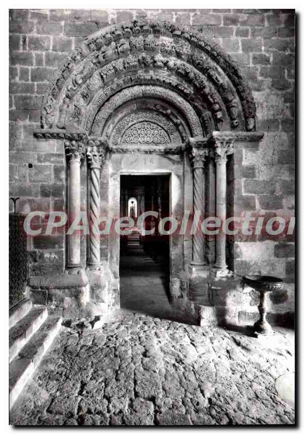 CPM Coustouges Interieur de l'Eglise Romane L'Abside