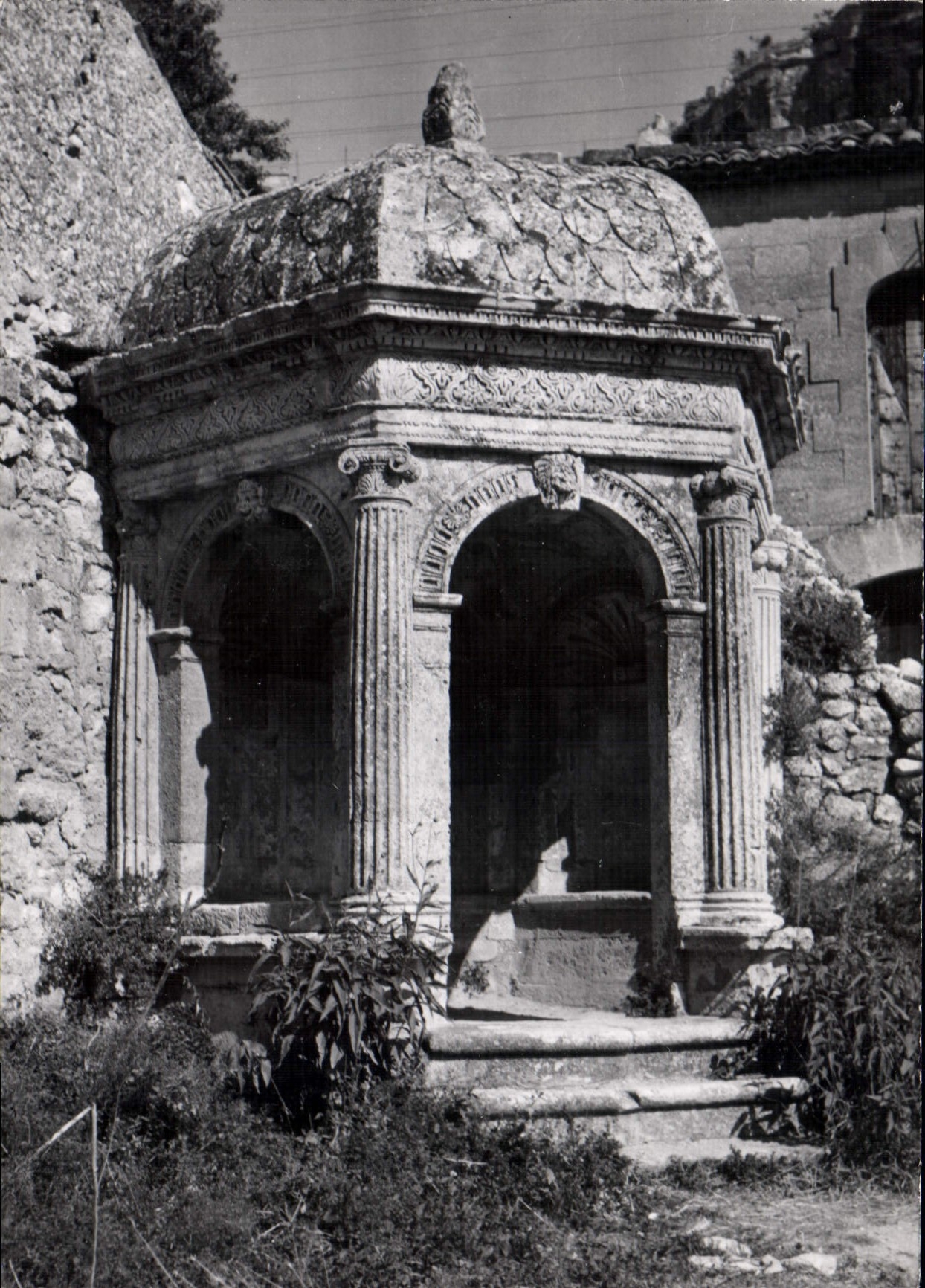 Le Baux-de-Provence — Chapelle du château — CPAdeCollection - Anverso