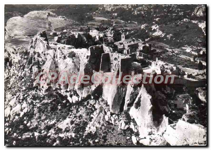 CPM Paysages De Provence Rocher et Village des Baux vue aerienne