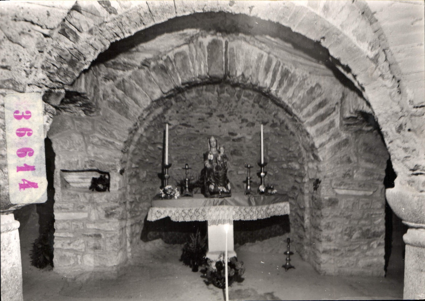 CPM Le Roussillon Saint Martin du Canigou Vierge de la Souterraine
