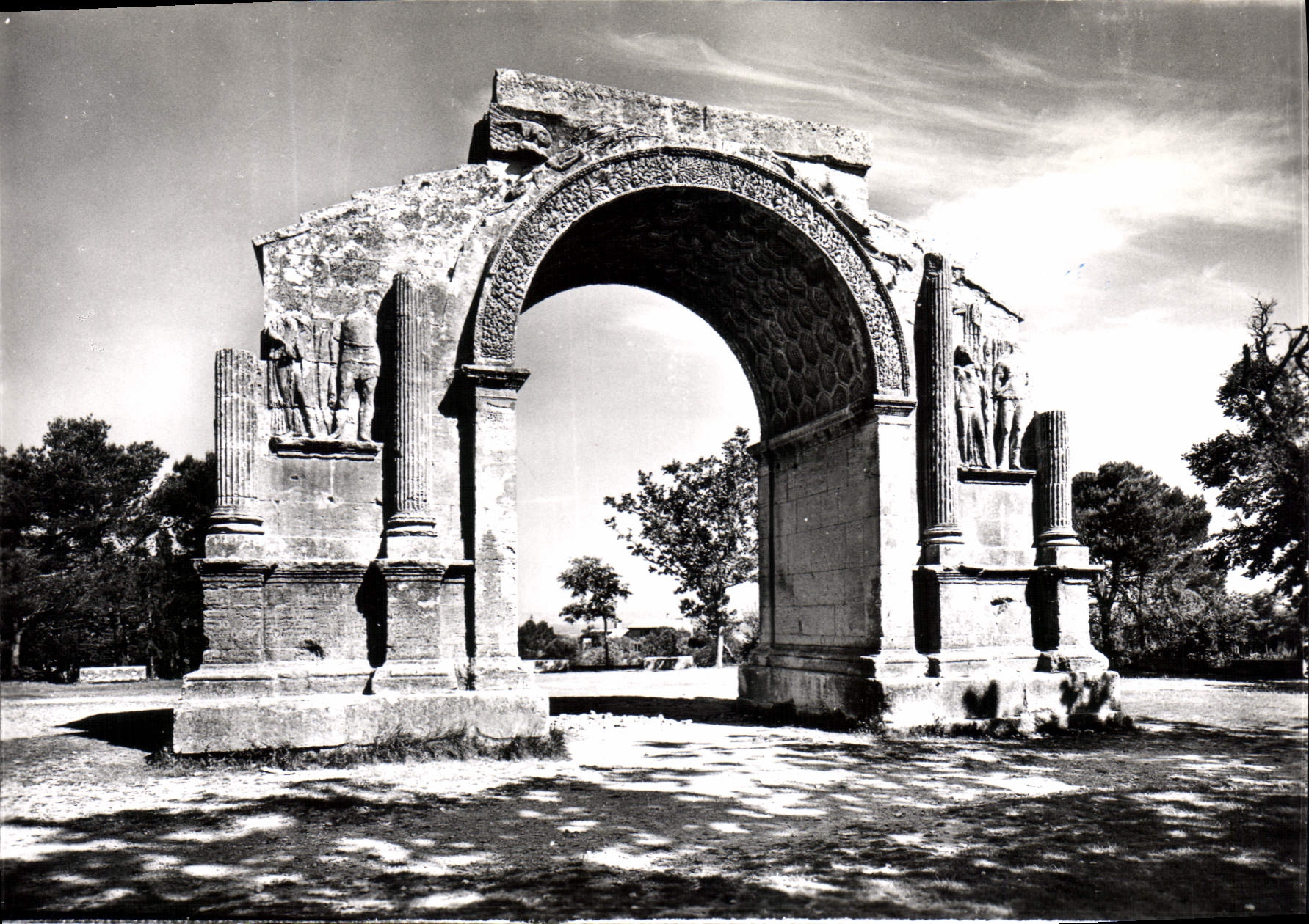 Les Antiques, à Saint-Rémy — l'Arc de Triomphe — Édition Cellard, Bron (Rhône)