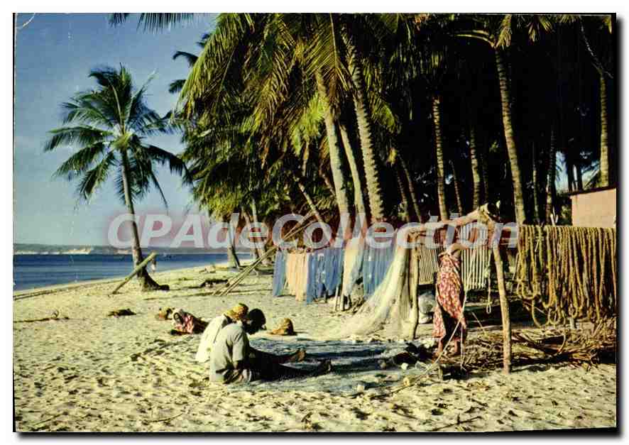 CPM Afrique En Couleurs Plage De Pecheurs Africa In Pictures Fishermen Beach