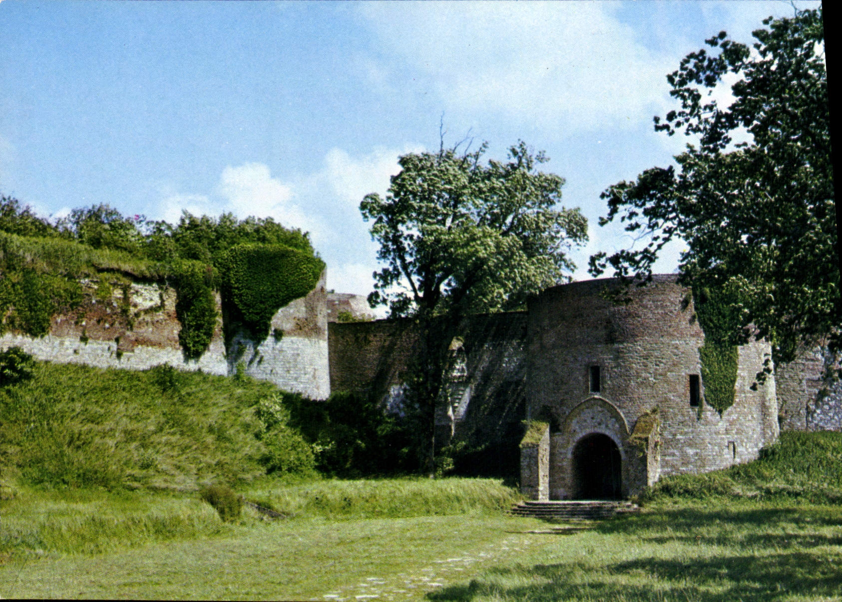 Montreuil-sur-Mer — Turm der Königin Berthe (Tor der Ferté) — 14. Jahrhundert — Édition de l'Europe Postale