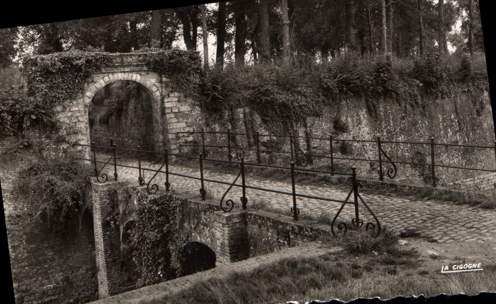 CPA Montreuil Sur Mer La Citadelle Porte Louis