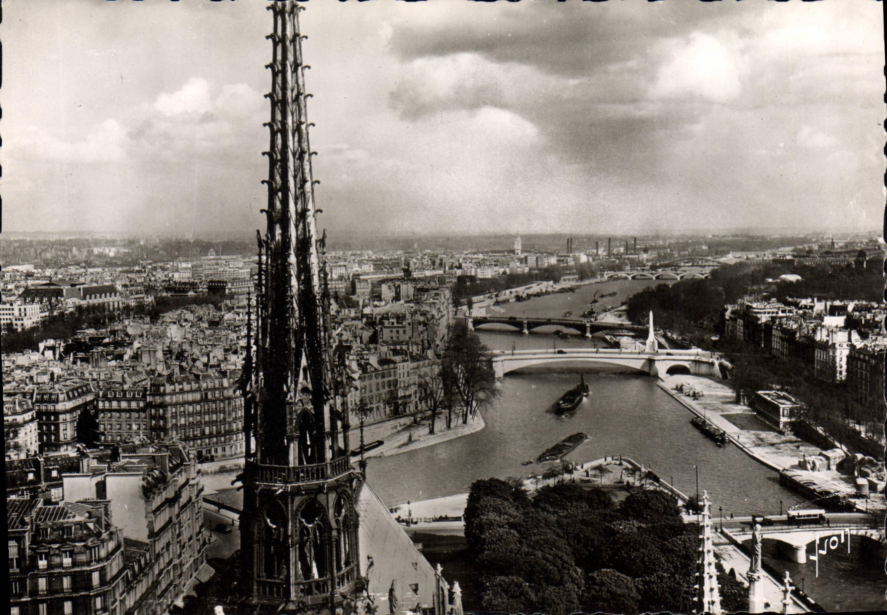 Paris... en Flanant — Vue panoramique prise de Notre-Dame — Éditions d'Art, Paris