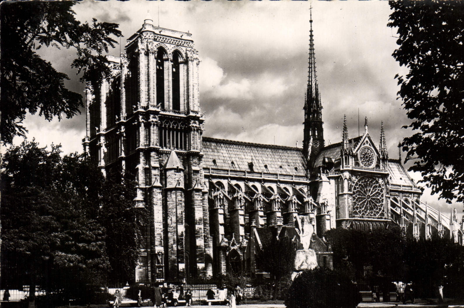 Notre-Dame de Paris — merveille de l'architecture gothique (1163-1245) — Éditions d'Art RAYMON