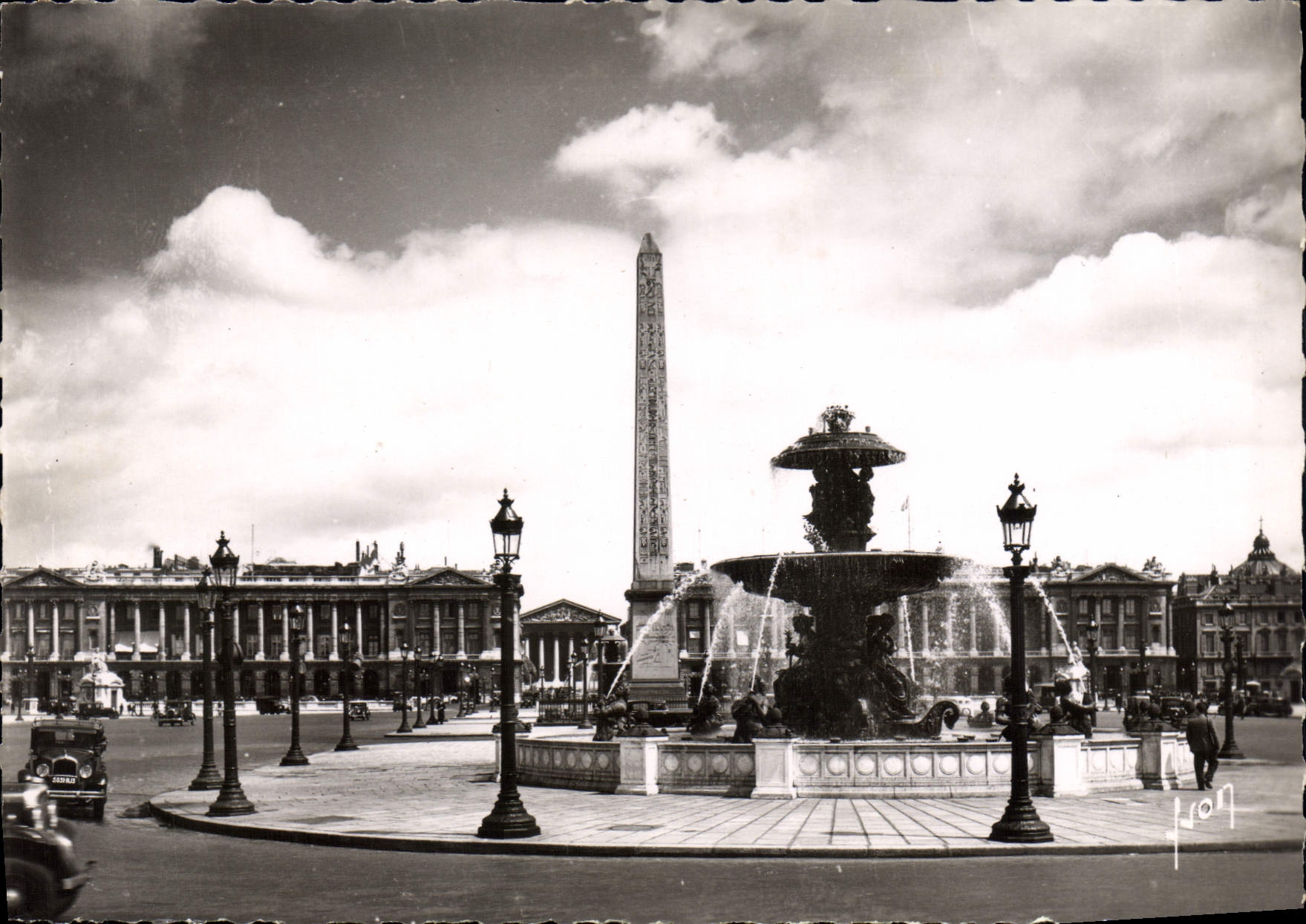Place de la Concorde — Obélisque et Fontaine — Éditions d'Art Française
