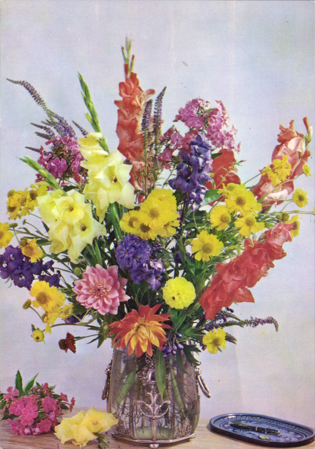 Blumenbouquet in farbenfrohen Blüten — Verleger M.D. Paris