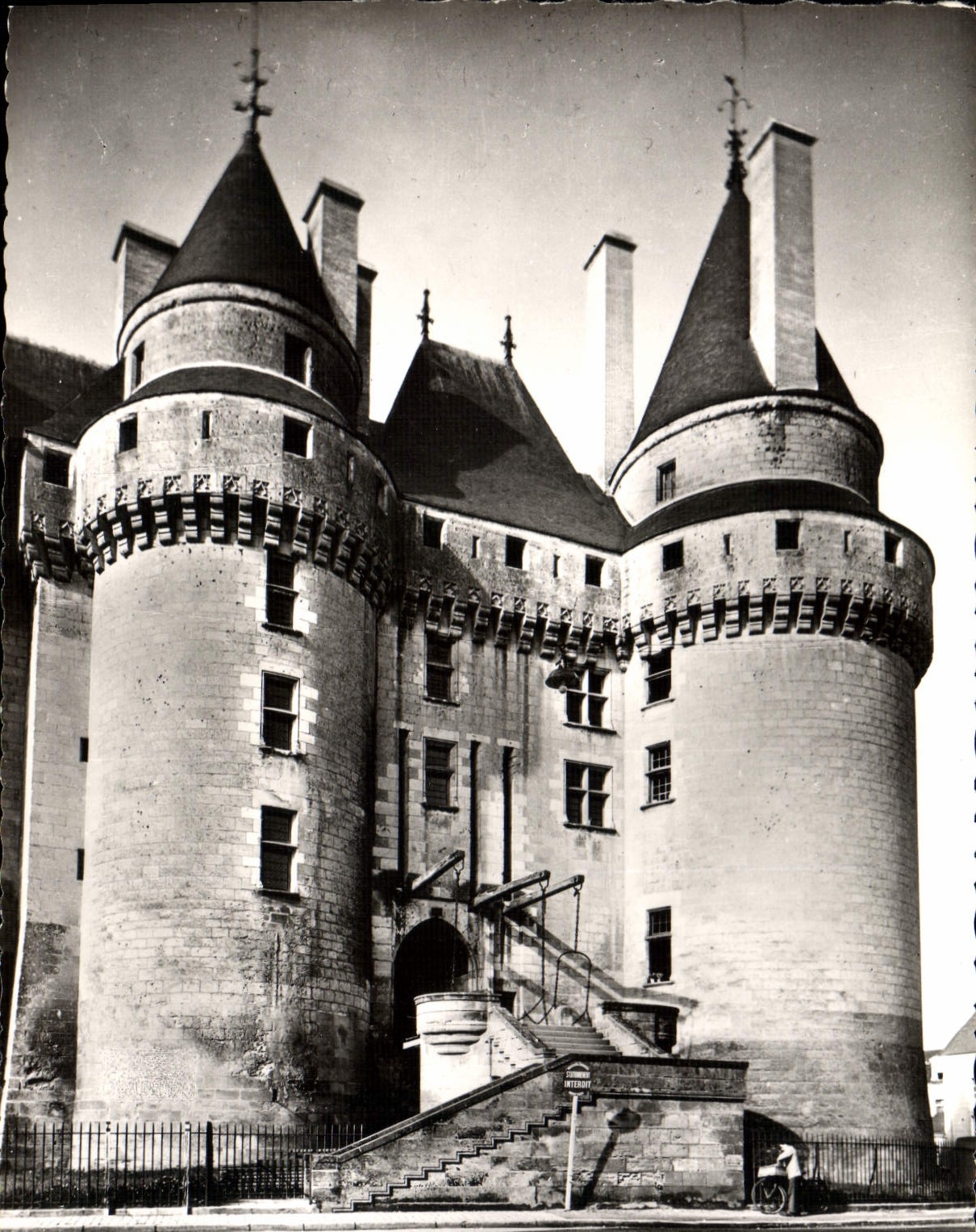 LANGEAIS (Indre-et-Loire) — Entrada del Castillo — Les Éditions d'Art Martel - Anverso