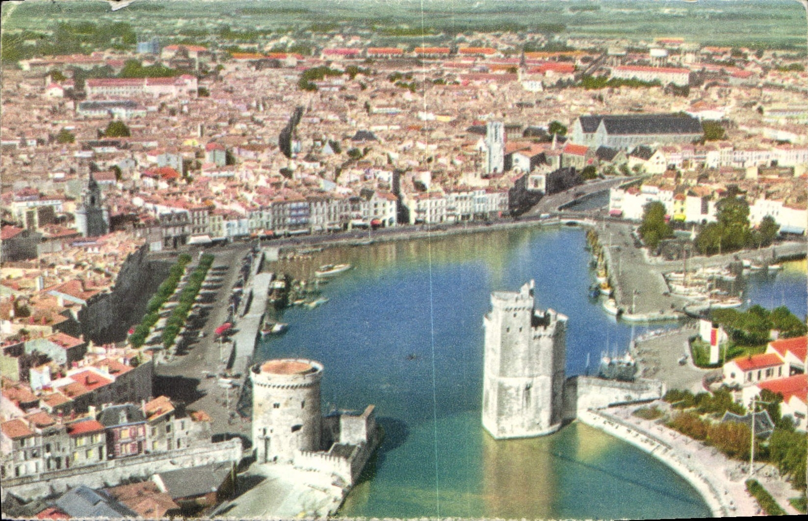Le Vieux Port de La Rochelle — vue aérienne — Imp. DELVERT, Réf. 21641