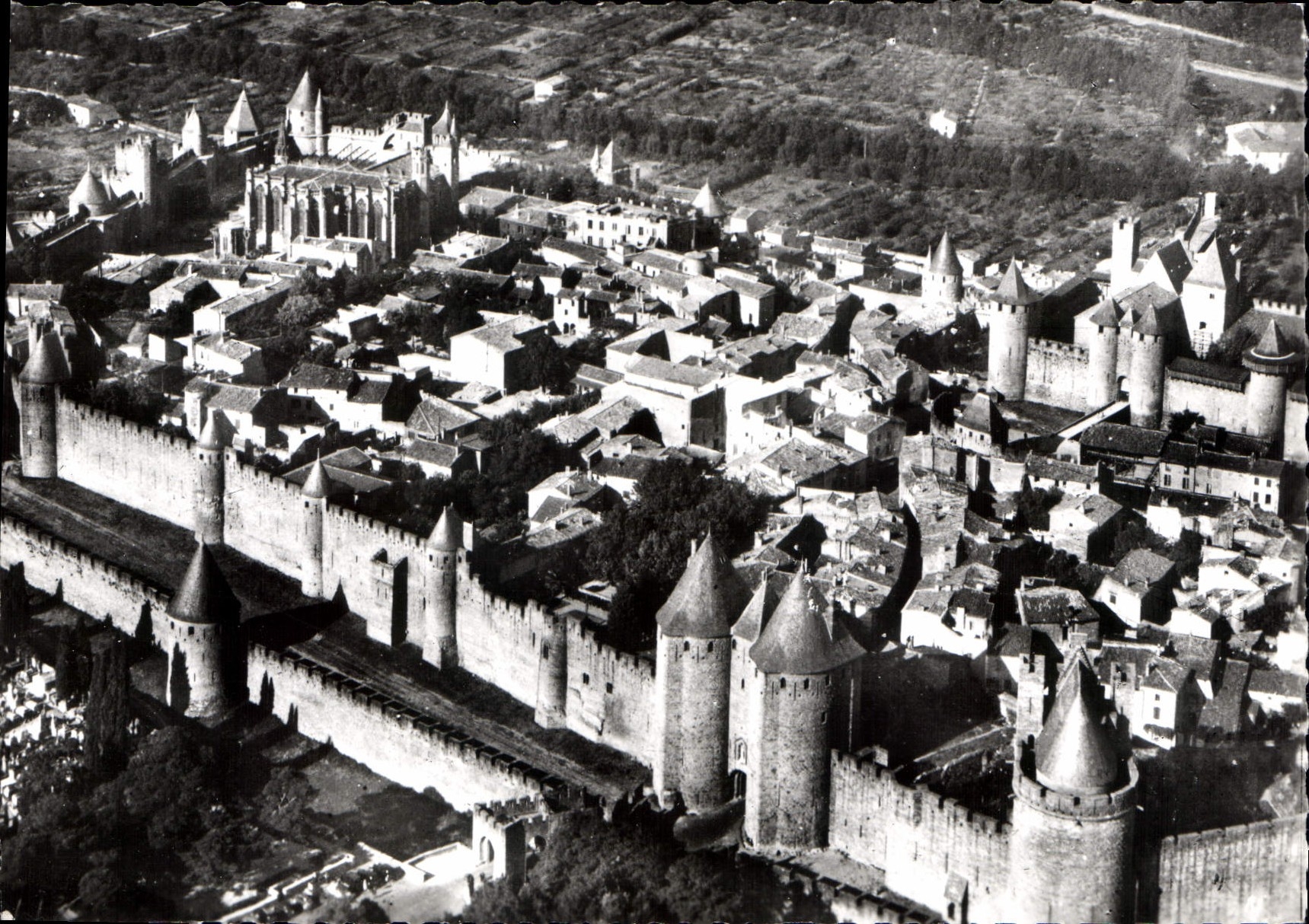 CPSM Carcassonne Vue Generale Aerienne Sur Le Centre