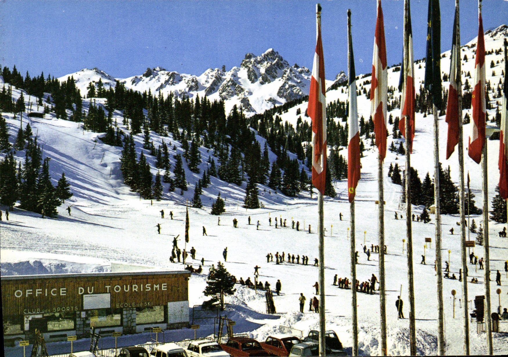 CPSM Courchevel L'Office Du Tourisme L'Arrivee Des Pistes