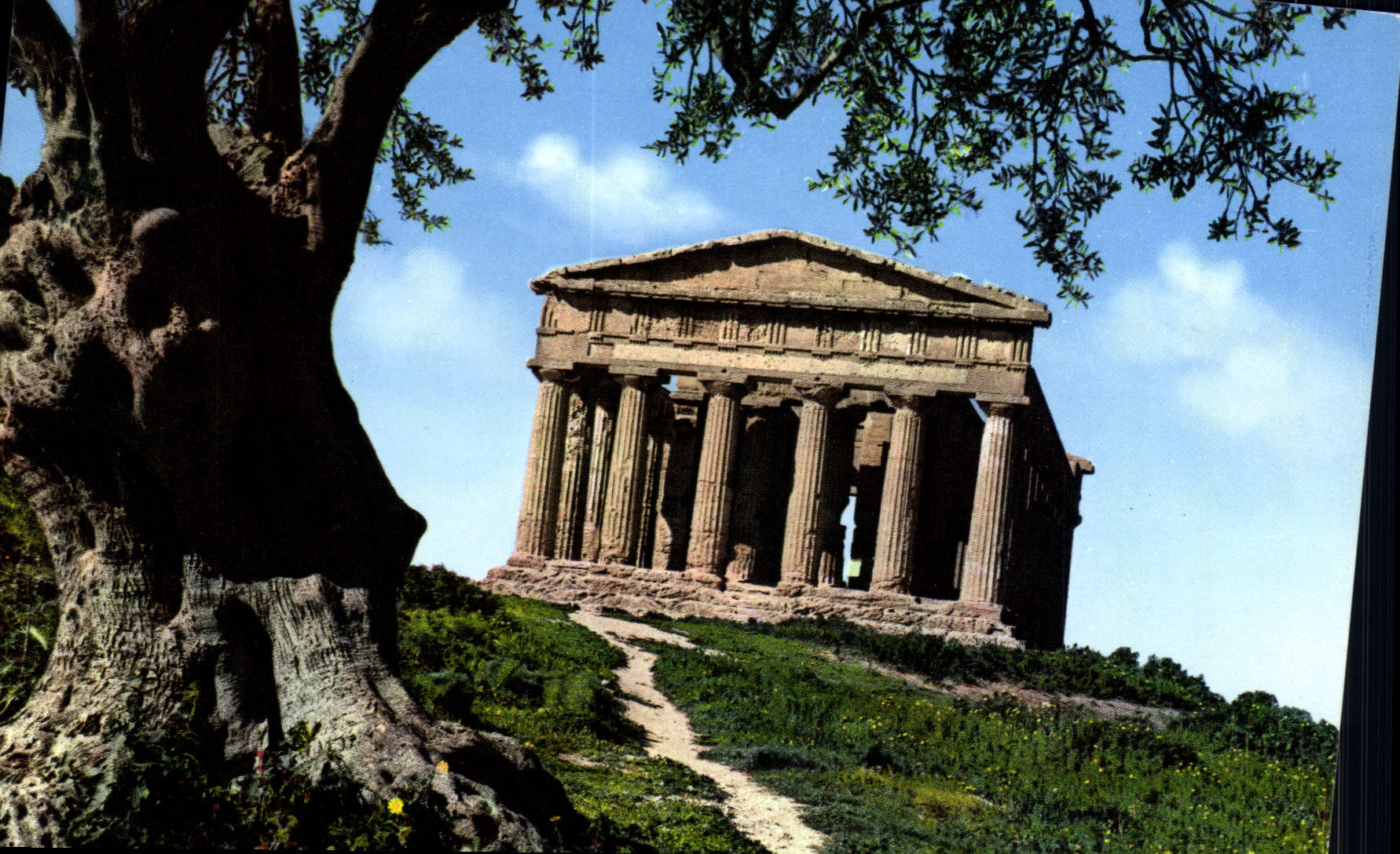 CPSM temple de la Concorde