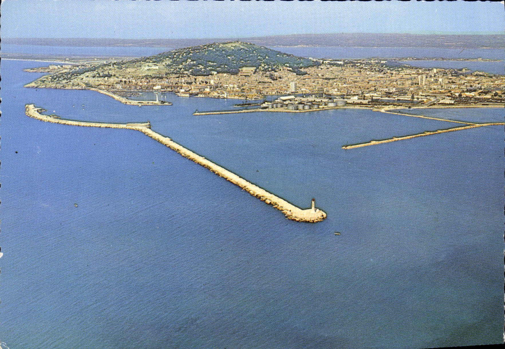 Vue aérienne du port de Sète — Hérault — Éditions Naturelles - Anverso