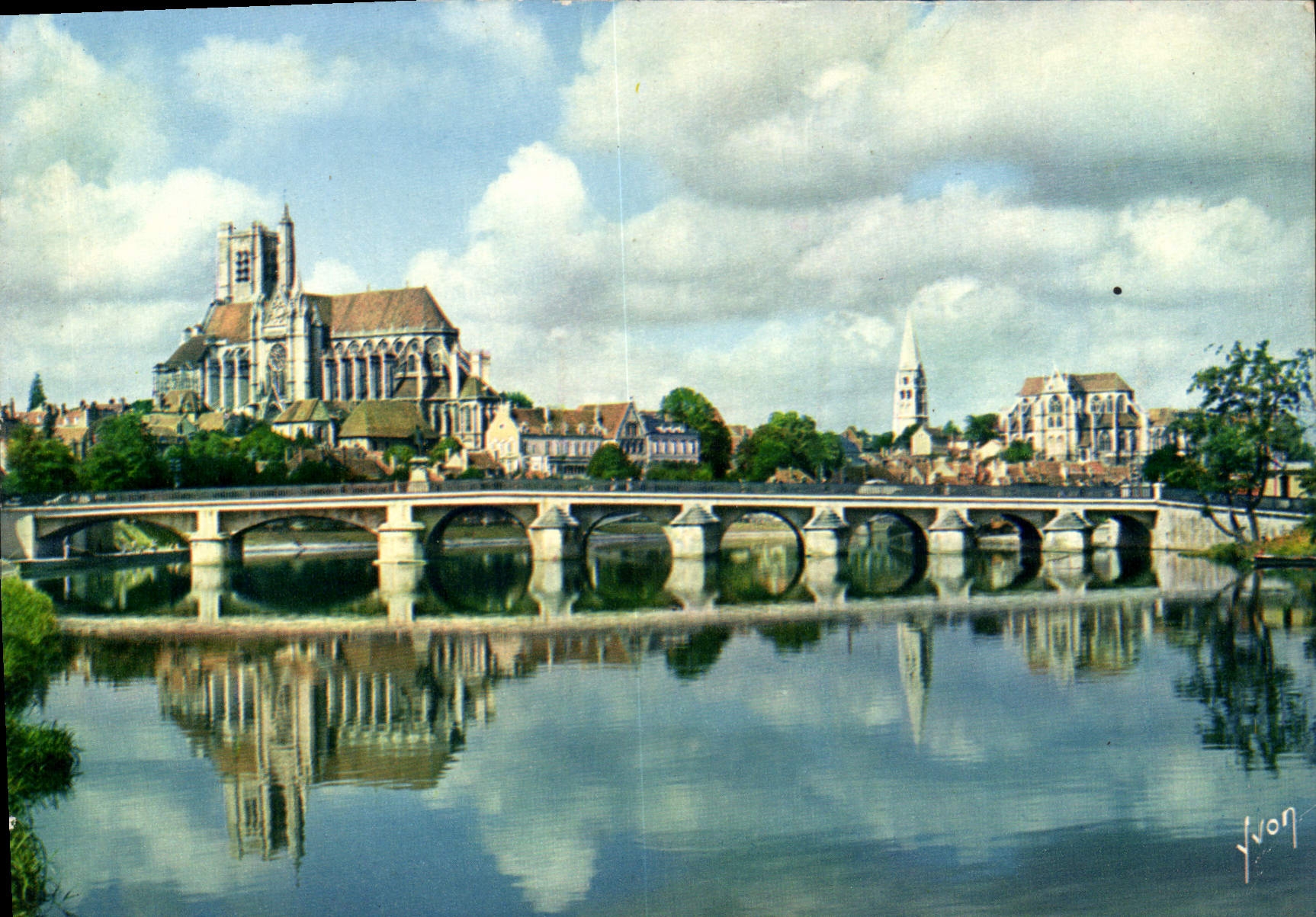 Auxerre (Yonne) — Cathédrale et le Pont Paul-Bert — Édition d'Art Jean-Jaurès