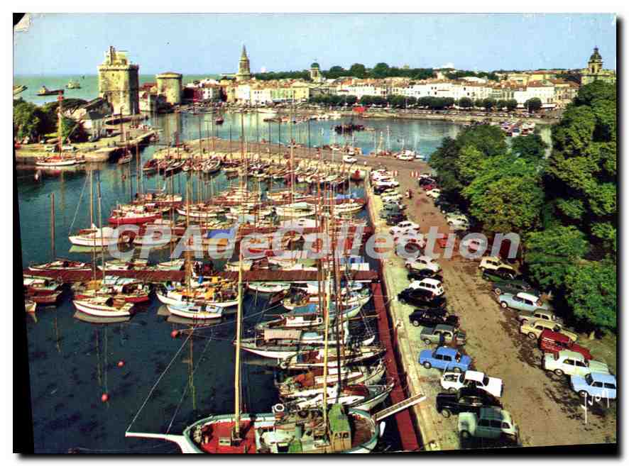 CPSM La Rochelle Char Marit Les Trois Tours et le Port de plaisance 