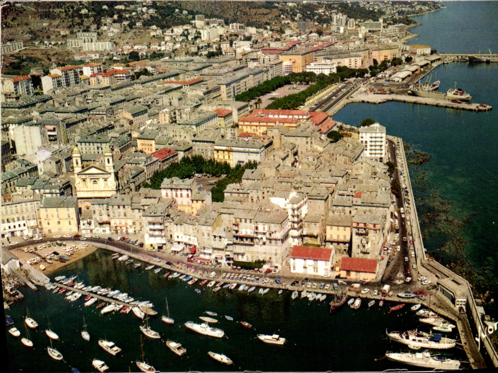 Bastia — Vue générale sur le Vieux Port et le Port de Commerce — Éditions Alain Parceval