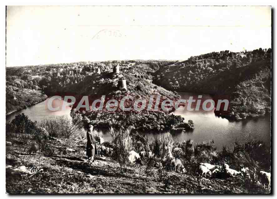 Crozant — Le Château en ruines — 1562 — éditeur : 71e Cie des Arts Photomécaniques