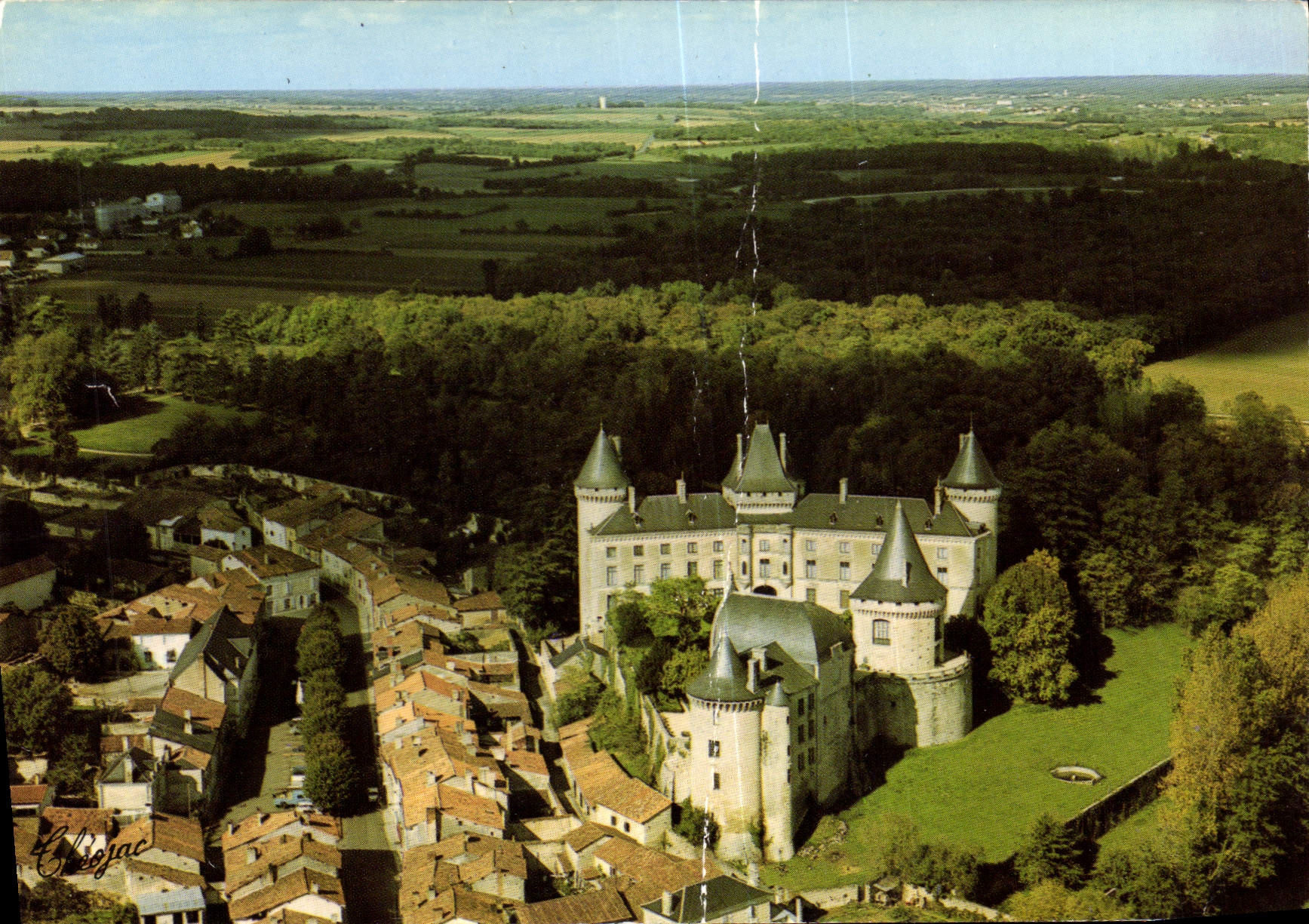 CPSM La Charente Touristique Verteuil sur Charente Le Chateau remarquable edifice construit