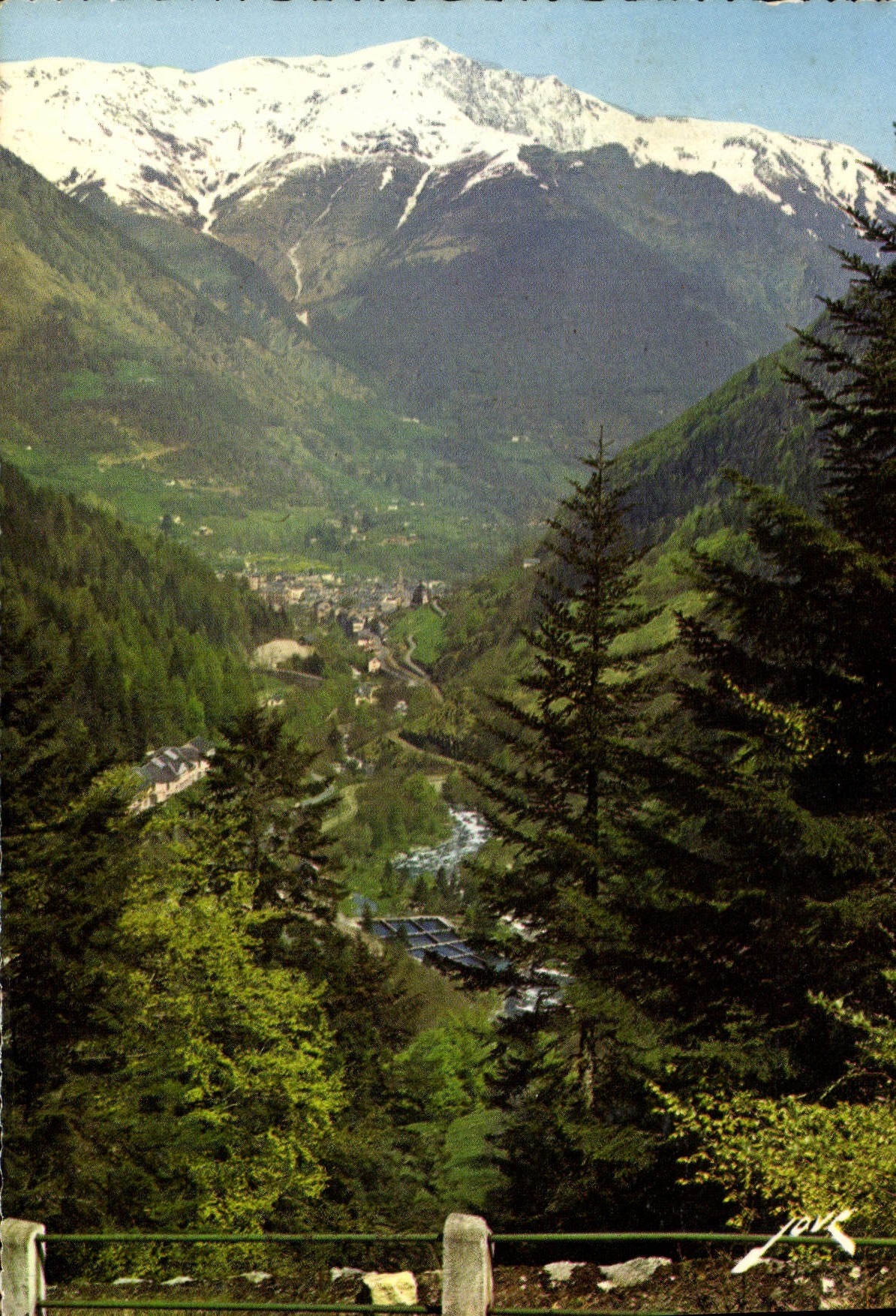 CPSM Cauterets Le Raillere et la Ville vues de la route de la Fruitiere 