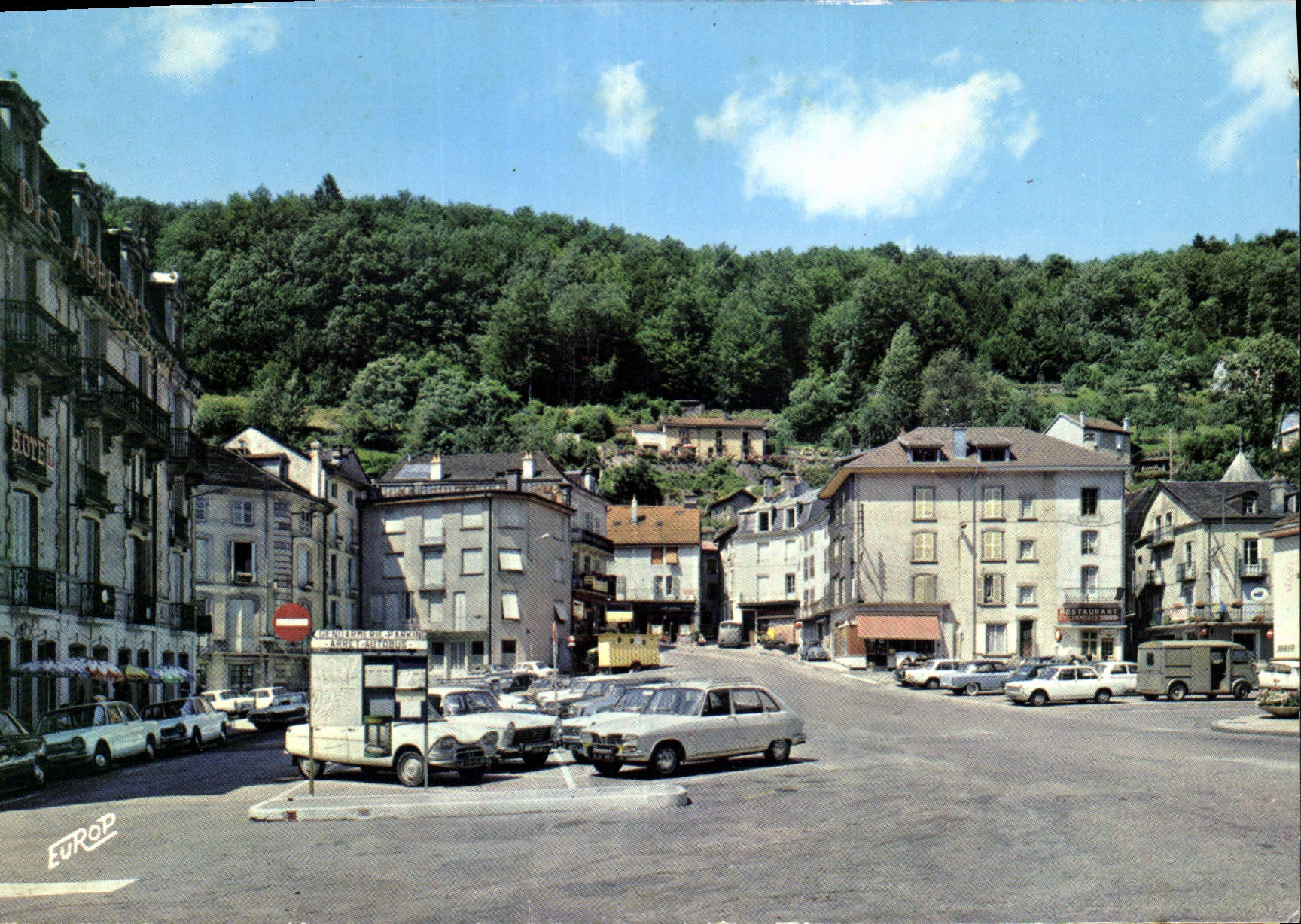 Plombières-les-Bains — Ansicht des Kirchplatzes — Verlag Europ