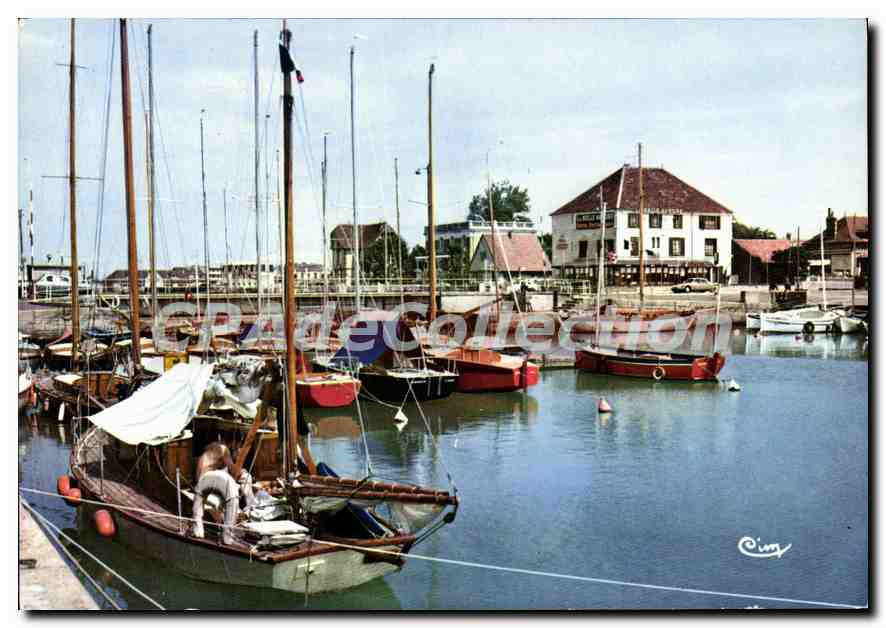 Port de Courseulles-sur-Mer — vue des bateaux et du quai — éditeur CIMCOLOR