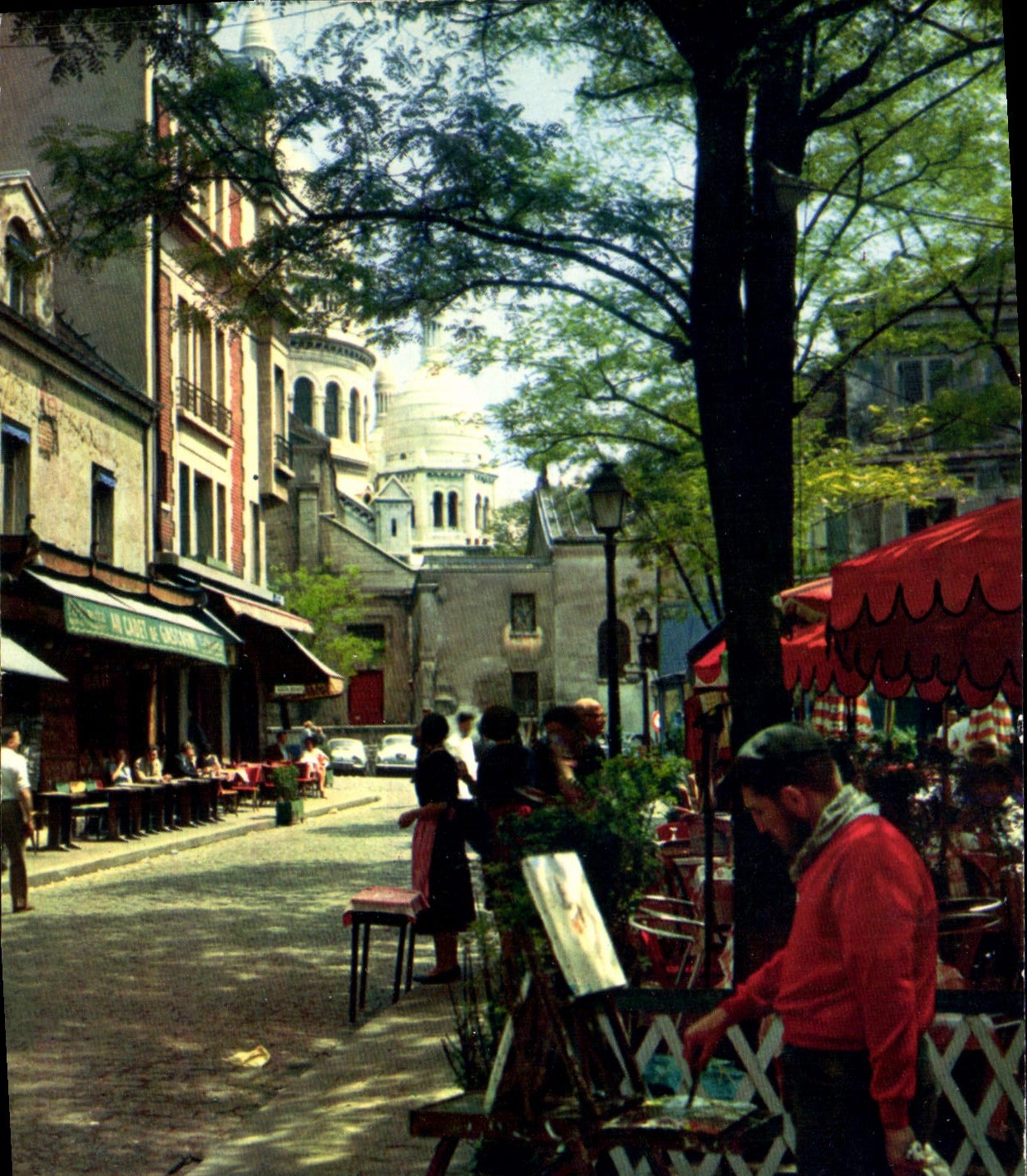 Montmartre - Place du Tertre — vue de la rue avec le Sacré-Cœur en arrière-plan — Éditions Draeger, n° 3281 - Recto