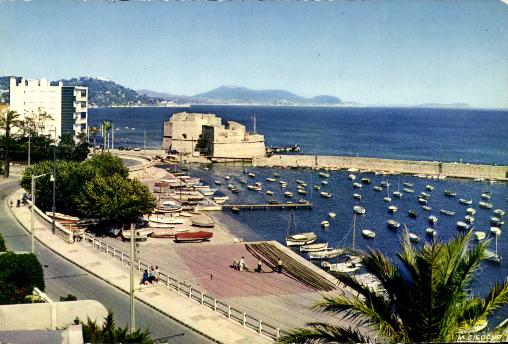 Le Mourillon et le Fort-Saint-Louis — TOULON (Var) — Presses-Diffusion S.A. n°83.137.12